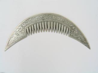 Comb with Butterfly and Dragon Motifs, 20th Century
Miao culture; Bijie area, Western Guizhou …