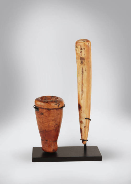 Betel Nut Mortar and Pestle (Dap Dap), 20th Century
Papua New Guinea, Melanesia
Bone; 5 1/2 ×…