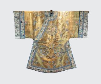 Women's Informal Robe
Qing dynasty (1644 – 1911)
Silk, thread and gold
Gift of Helen Howell …