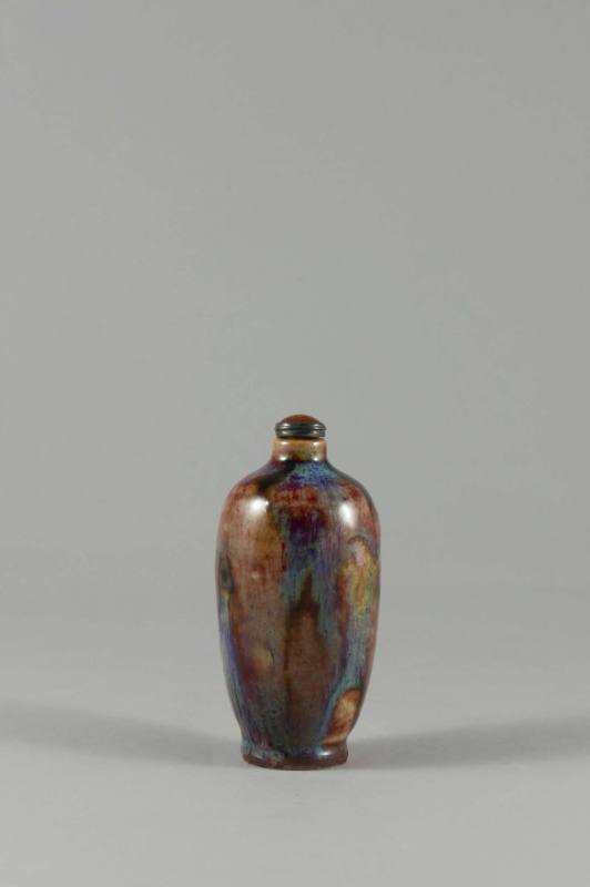 Snuff Bottle with “Flambé” Glaze, Qing dynasty (1644-1911)
China
Glazed porcelain and metal; …