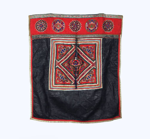 Apron, early 20th Century
Miao culture; Miaolong Village, Sandu Shui Autonomous County, Guizho…