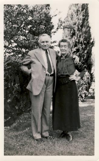 William and Julia Wendt, 1942
Unknown photographer; Laguna Beach, California
Photographic pri…