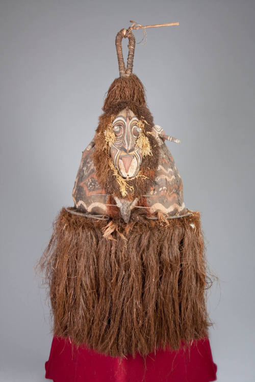Dance Costume with Savi Mask (Tumbuan), 20th Century
Yamok Village, Middle Sepik River region,…