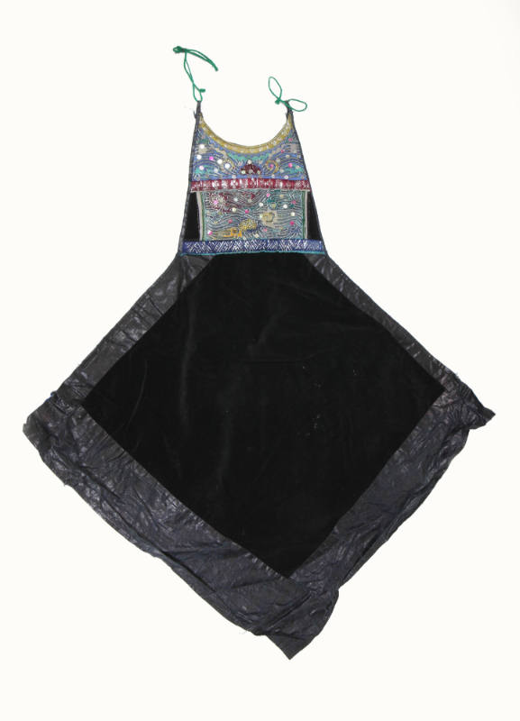 Apron, mid to late 20th Century
Dong culture; Guizhou Province, Hunan Province, or Guangxi Zhu…