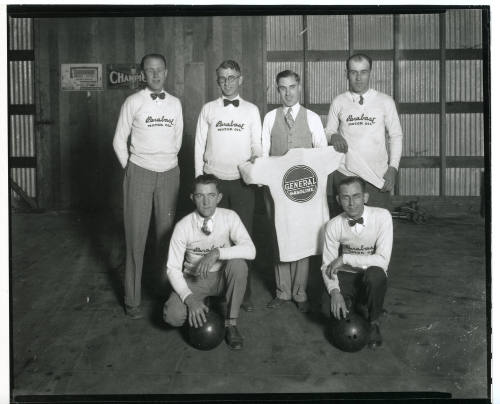 Parabest Motor Oil Bowling Team, early 20th Century
Probably Leo Tiede (American, 1889 - 1968)…