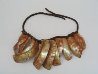Necklace, mid 20th Century
Highlands area, Papua New Guinea, Melanesia
Fiber, shell and pigme…