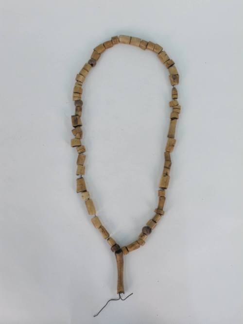 Finger Bone Necklace, early to mid 20th Century
Upper Sepik, East Sepik Province, Papua New Gu…