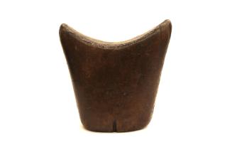 Headrest, 20th Century
Sidama culture; Ethiopia
Wood; 6 7/8 × 7 1/8 × 3 1/4 in.
2017.11.44
…