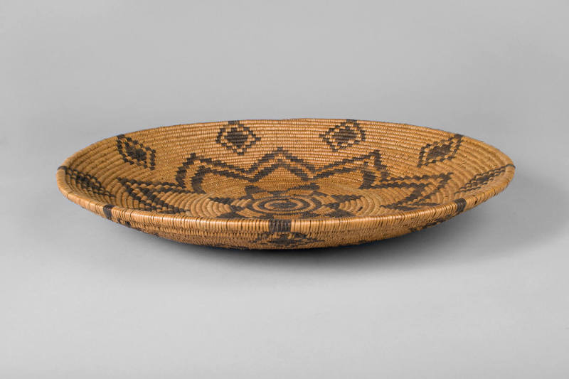 Basketry Tray, unknown date
Western Apache people; Arizona
Willow, cottonwood, and devil's cl…