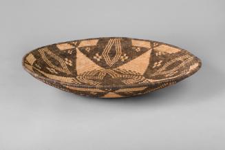 Basketry Tray, unknown date
Western Apache people; Arizona
Willow, cottonwood and devil's cla…