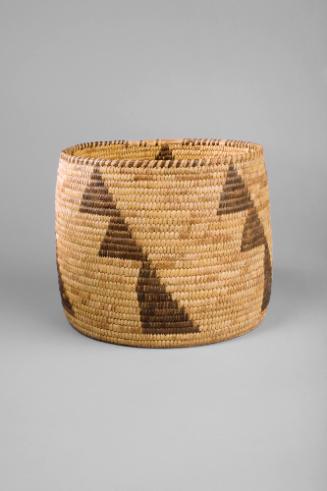 Basket, unknown date
Papago people; Southern Arizona
Bear grass, yucca and devils claw; 8 3/4…