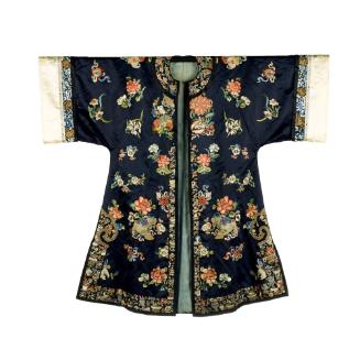 Robe with Embroidered Floral Pattern, Qing Dynasty (late 19th-20th Century)
China
Silk; 51 x …
