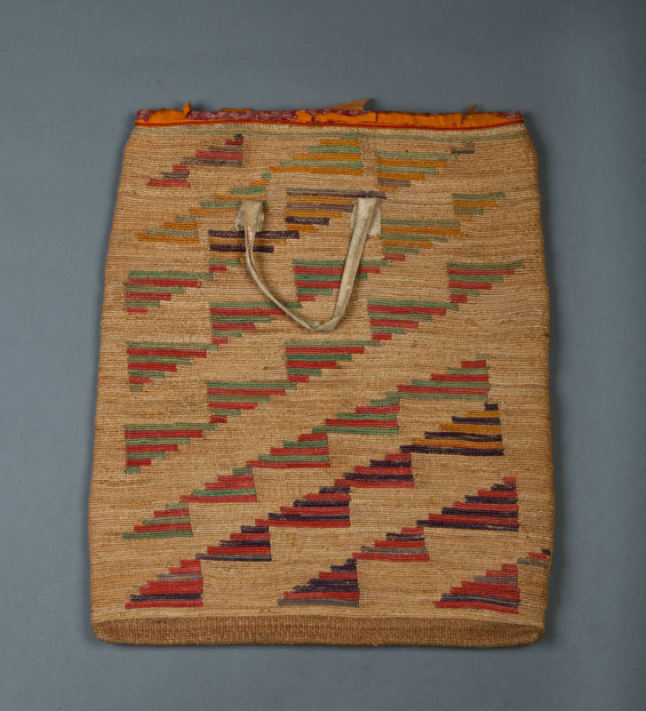 Bag, late 19th century
Nez Perce culture; Idaho
Chamois and corn husk; 17 1/8 × 14 1/2 in.
3…