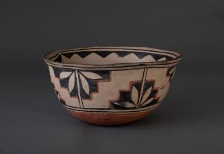 Bowl with Geometrical Design and Conventional Floral Decor, early 20th Century
Kewa (Santo Dom…