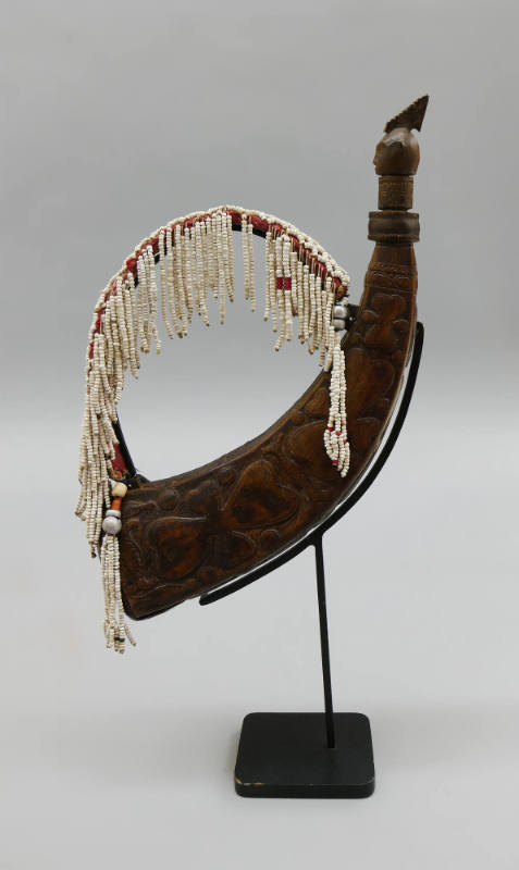 Powder Horn (Parpanggalahan), late 19th Century
Batak culture; Sumatra, Indonesia
Wood, strin…