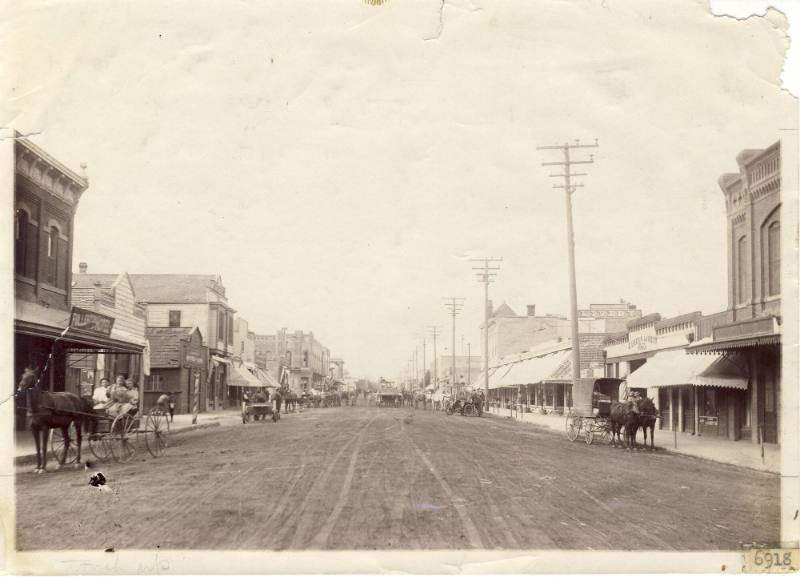 Spadra Road (Harbor Boulevard), c. 1895
Photographer unknown; Fullerton, California
Photograp…