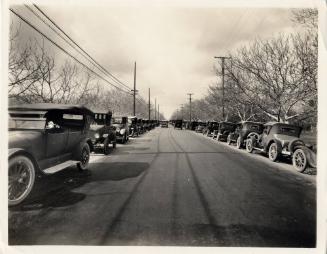 Parked Cars, 1927-28
Cochems; Santa Ana, California
Photograph; 10 x 8 in.
33644A
