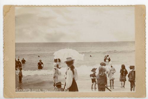 Parasol and Sun Bonnets at Newport Beach, 1890-1899
Newport Beach, California
Photographic pr…