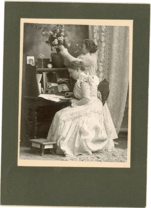 Chums, 1898
Unknown Photographer; United States
Photographic print; 4 1/4 x 3 in.
32221A
Gi…