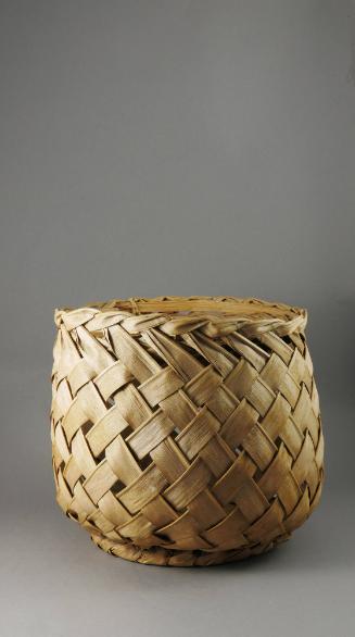 Palm Frond Basket, mid 20th Century
Palau, Micronesia
Palm frond; 10 × 11 1/4 in.
2019.17.20…