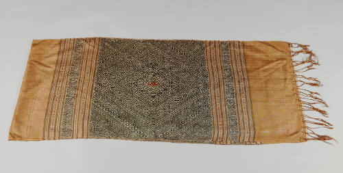 Shawl, 20th Century
Lao or Tai culture; Laos or Vietnam
Cotton and silk; 15 7/8 × 78 in.
201…