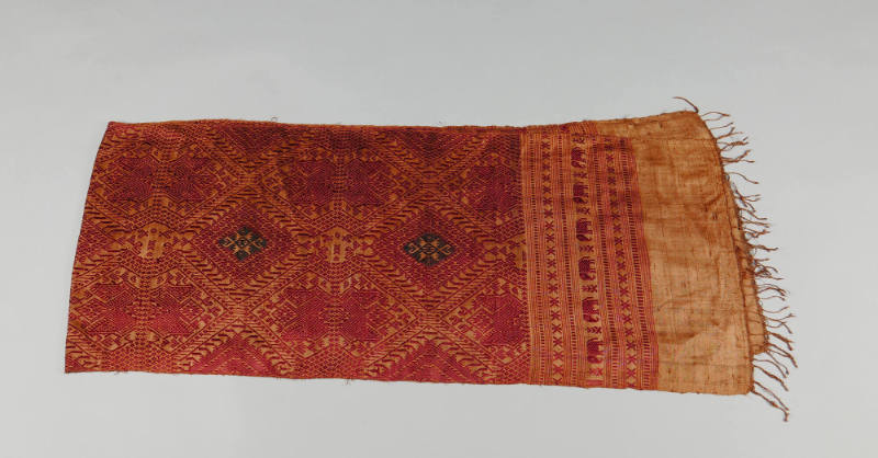 Shawl, 20th Century
Lao or Tai culture; Laos or Vietnam
Cotton and silk; 15 3/8 × 75 in.
201…