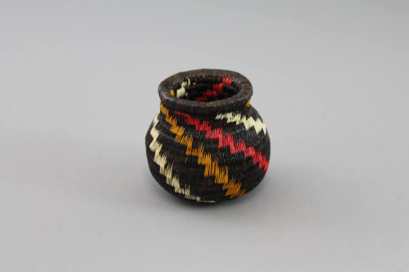Miniature Basket (Hösig Di), mid to late 20th Century
Emberá or Wounaan culture; Darién Provin…