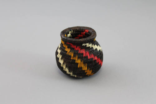 Miniature Basket (Hösig Di), mid to late 20th Century
Emberá or Wounaan culture; Darién Provin…