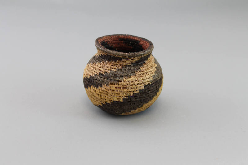 Miniature Basket (Hösig Di), mid to late 20th Century
Emberá or Wounaan culture; Darién Provin…