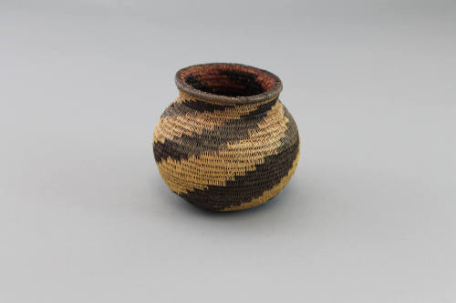 Miniature Basket (Hösig Di), mid to late 20th Century
Emberá or Wounaan culture; Darién Provin…