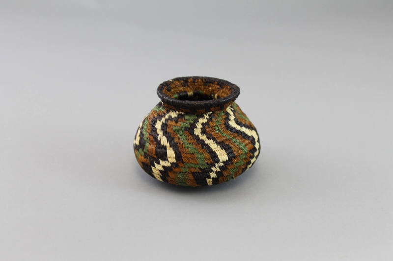 Miniature Basket (Hösig Di), mid to late 20th Century
Emberá or Wounaan culture; Darién Provin…