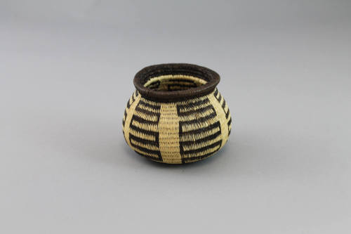 Miniature Basket (Hösig Di), mid to late 20th Century
Emberá or Wounaan culture; Darién Provin…