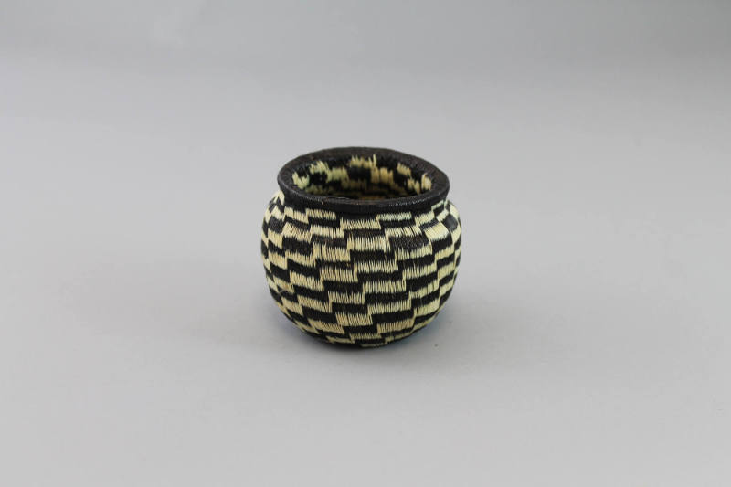 Miniature Basket (Hösig Di), mid to late 20th Century
Emberá or Wounaan culture; Darién Provin…