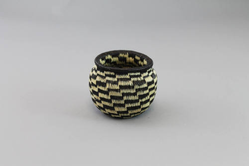 Miniature Basket (Hösig Di), mid to late 20th Century
Emberá or Wounaan culture; Darién Provin…