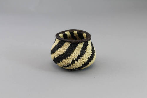 Miniature Basket (Hösig Di), mid to late 20th Century
Emberá or Wounaan culture; Darién Provin…