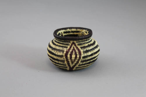 Miniature Basket (Hösig Di), mid to late 20th Century
Emberá or Wounaan culture; Darién Provin…
