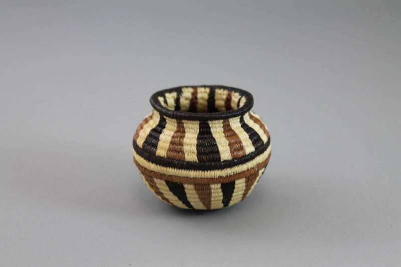 Miniature Basket (Hösig Di), mid to late 20th Century
Emberá or Wounaan culture; Darién Provin…