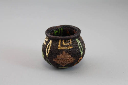 Miniature Basket (Hösig Di), mid to late 20th Century
Emberá or Wounaan culture; Darién Provin…