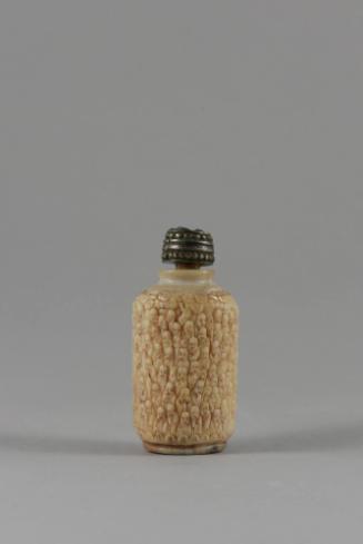 Snuff Bottle with 1,000 Faces of Buddha, Qing dynasty (1644-1911)
China 
Jade, metal and cork…