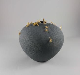 Perfect World, 2017 
Wu Ching (Taiwanese, born 1956); Taiwan
Gold (17.4g) and ceramic; 7 1/2 …