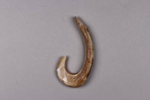 Fish Hook, 20th Century
Wuvulu Island, Manus Province, Papua New Guinea, Melanesia
Shell; 2 ×…