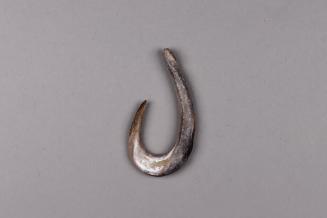 Fish Hook, 20th Century
Wuvulu Island, Manus Province, Papua New Guinea, Melanesia
Shell; 1 1…