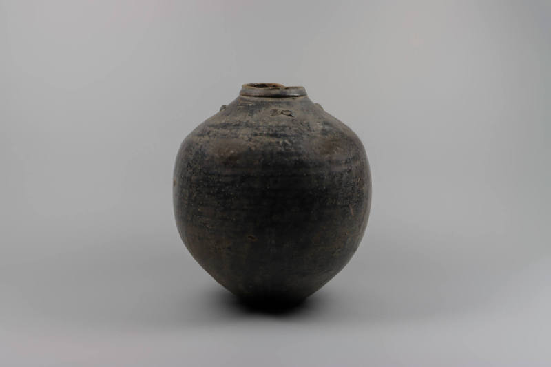 Storage Vessel, 18th to 19th Century
Unrecorded artist; Indonesia
Earthenware; 17 × 14 × 14 i…