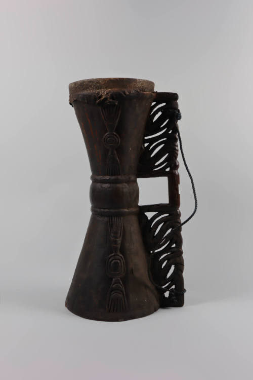 Drum (Kundu), 20th Century
Unrecorded artist; East Sepik Province, Papua New Guinea
Wood, liz…